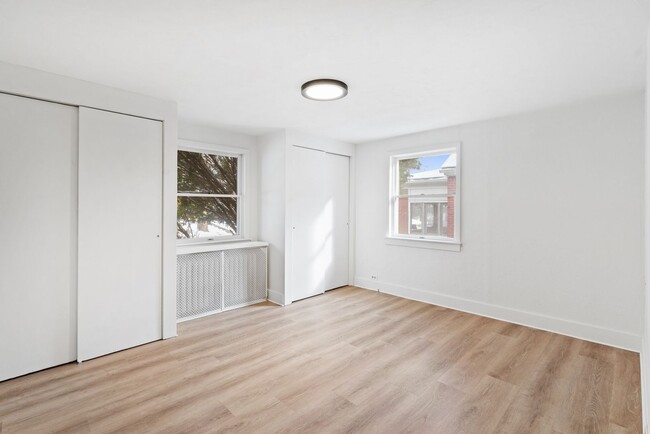 Building Photo - Stunning 3 bedroom home in East Pittsburgh available now!