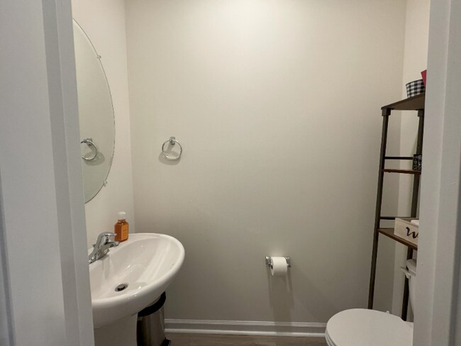 Foto del edificio - 2007 Chartwell Dr