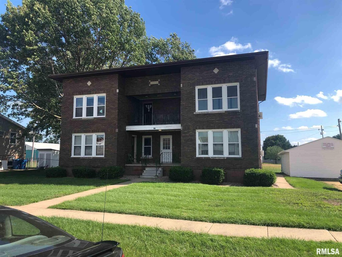 Foto principal - 209 E 10th St