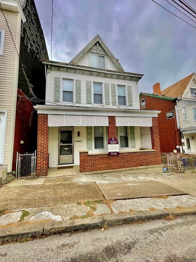 2303 Eccles St, Pittsburgh, PA 15210 House Rental in Pittsburgh, PA