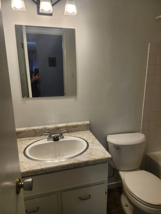 Photo du bâtiment - 3607 118 Ave NW