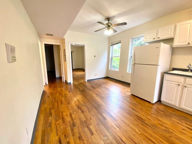 Building Photo - Huntington Ave. 2 Bed