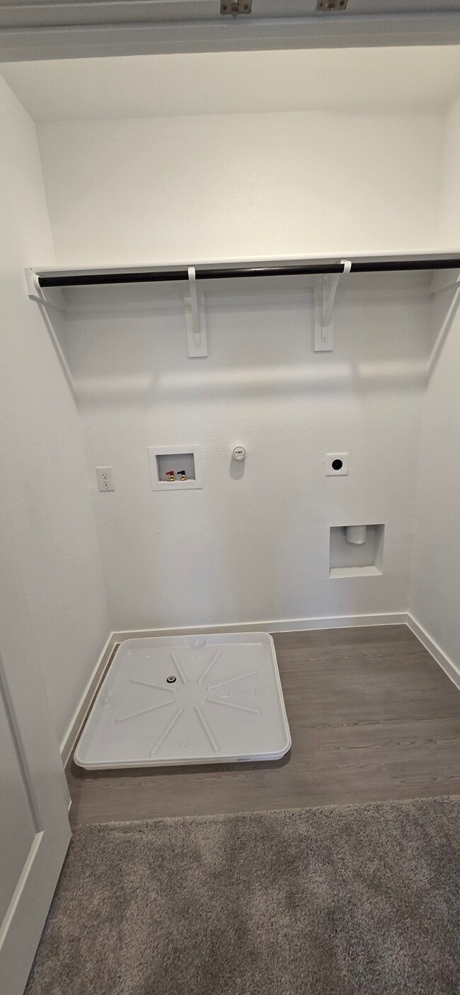 Foto del edificio - 3157 Burmese St