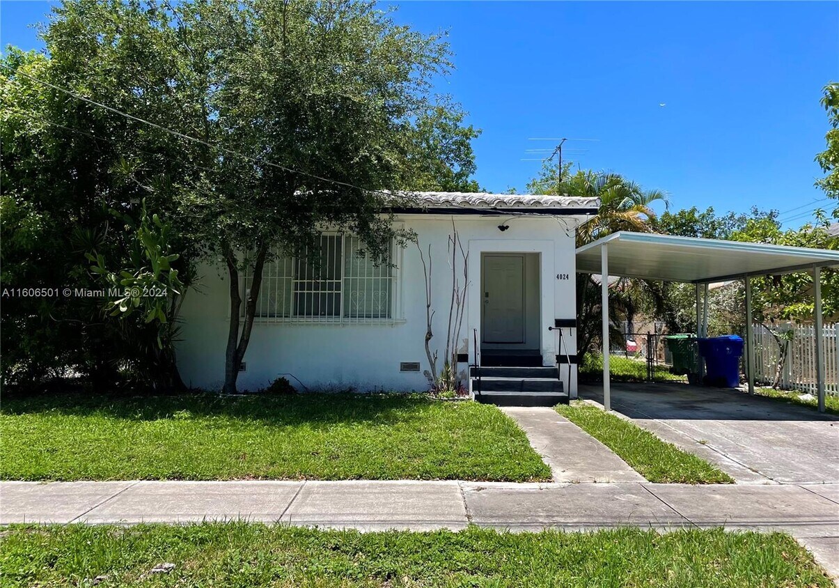 Primary Photo - 4024 NW 5th Ave