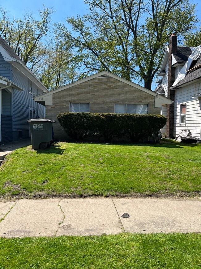 Building Photo - 538 Nicholas St