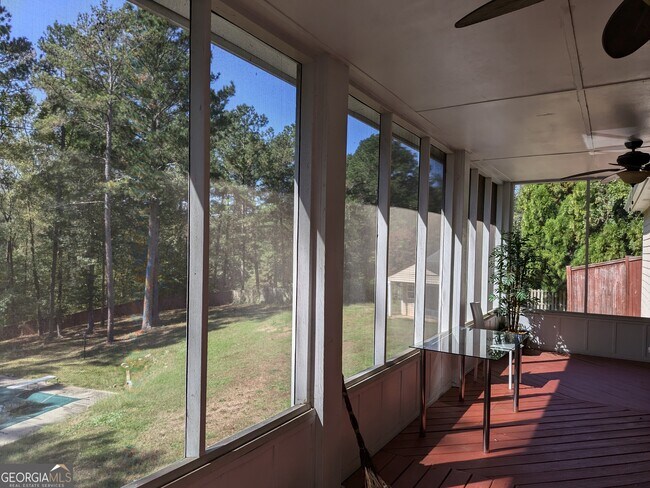 Foto del edificio - 4401 Riverlake Way