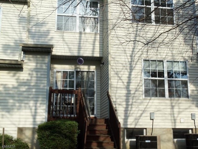Building Photo - 24 Garfield Way
