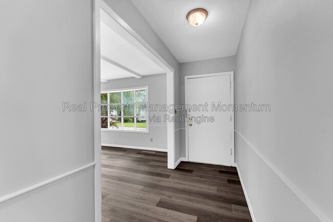 Building Photo - 2105 S Barcliff Ave