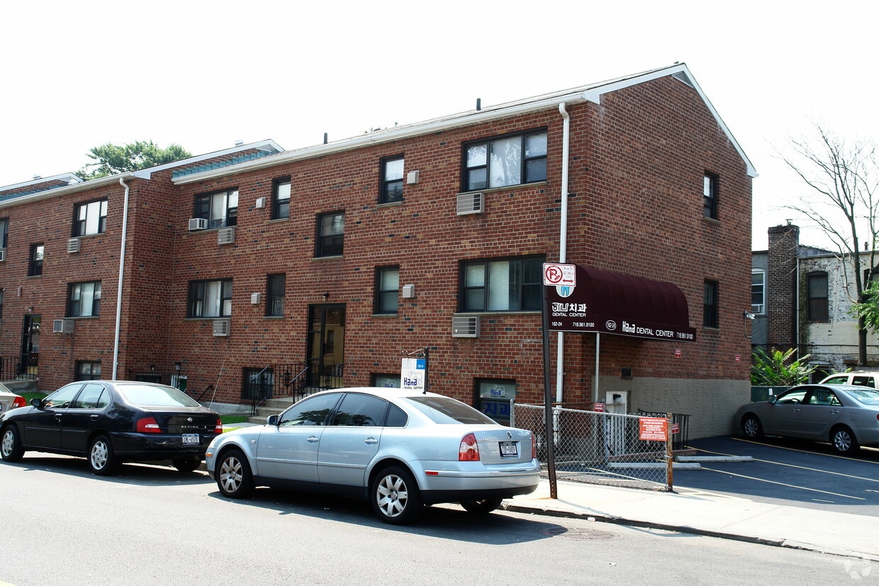 Building Photo - 163-02 Crocheron Ave