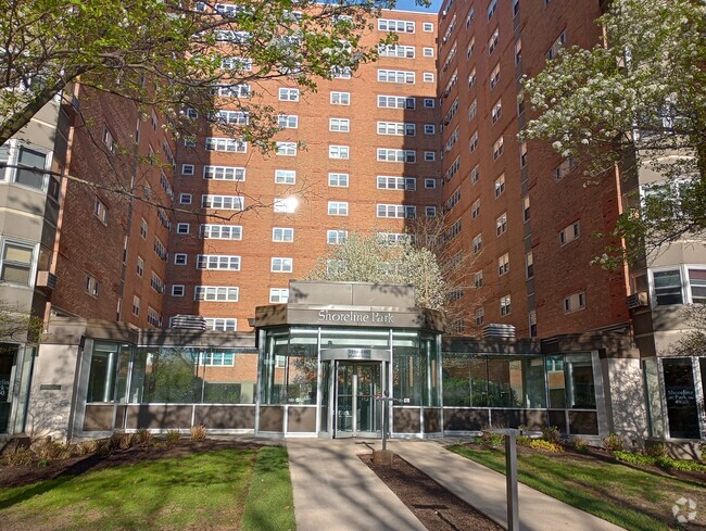 Building Photo - 4950 N Marine Dr