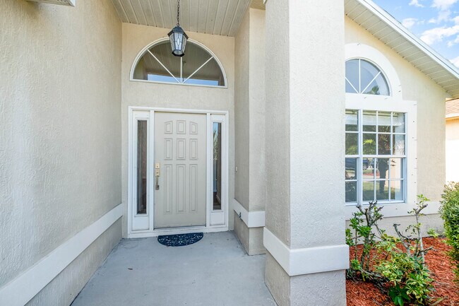 Building Photo - 6772 Fawn Ridge Dr