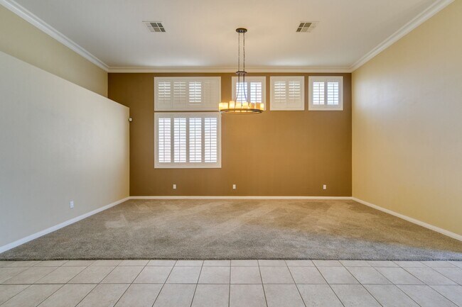 Building Photo - 2504 Silver Beach Dr