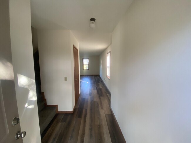 Foto del edificio - 903 Clarmar Dr