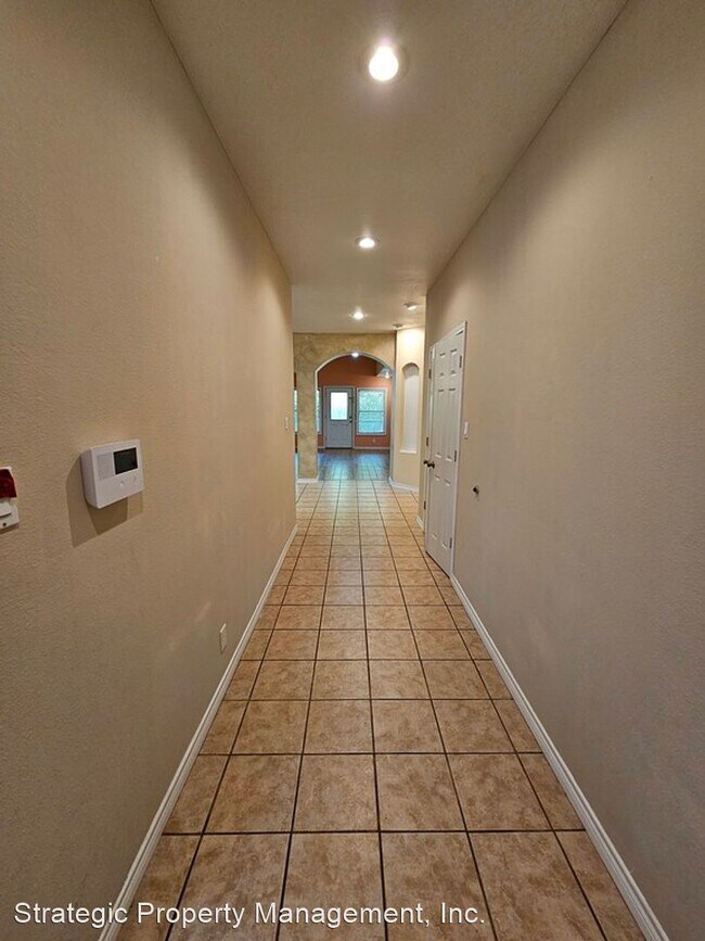 Building Photo - 4 br, 2.5 bath House - 8435 Timber Belt