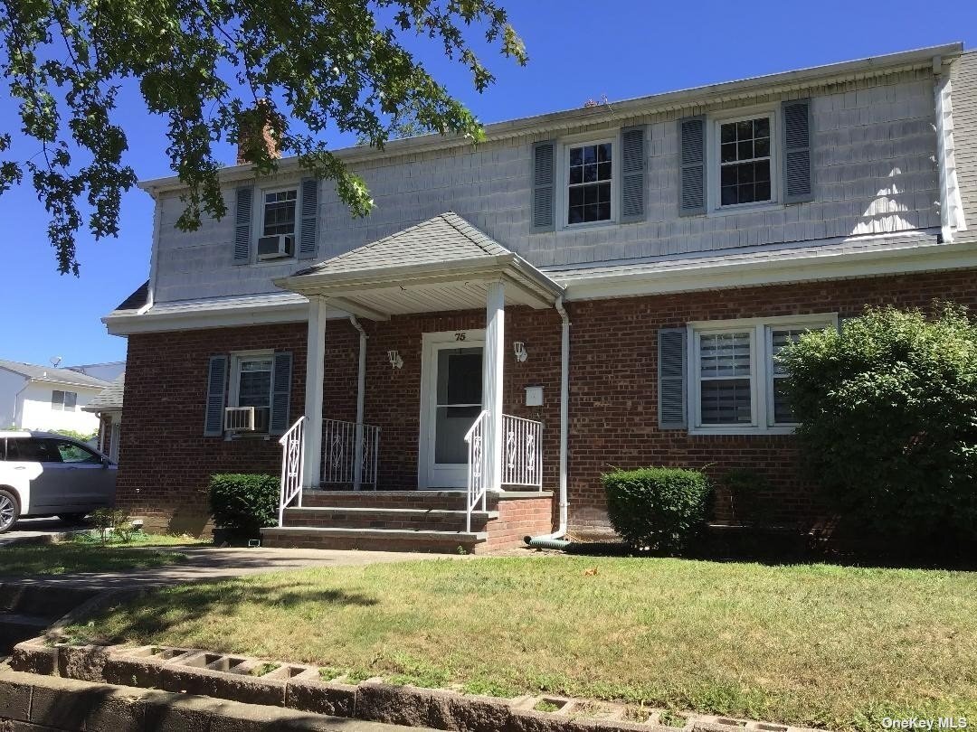 Foto principal - 75 Searingtown Rd