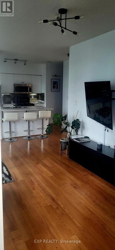 Photo principale - 10-2310 Navy Wharf Ct