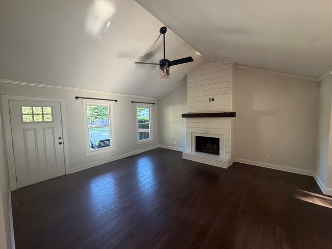 Building Photo - 3270 Glasco Dr