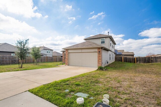Building Photo - Sensational 4 Bedroom, 3 Bath, 2-Story Hom...