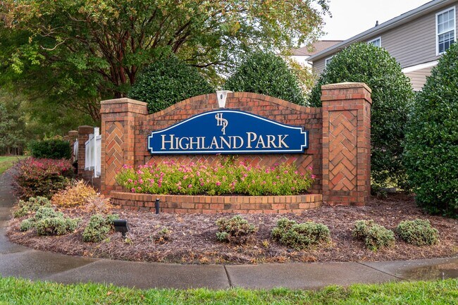 Foto del edificio - Spacious Home with Oversized Bedrooms & Op...