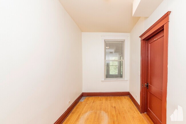 Foto del edificio - 1328 N Campbell Ave
