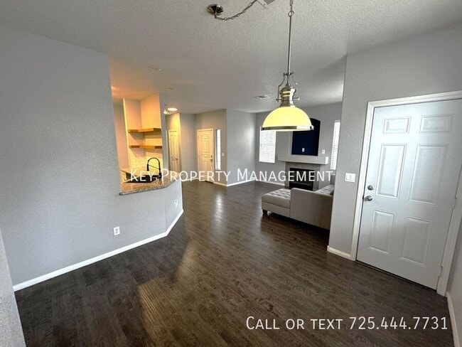 Building Photo - ONE STORY UPGRADED 2 BEDROOM SOLAR-POWERED...