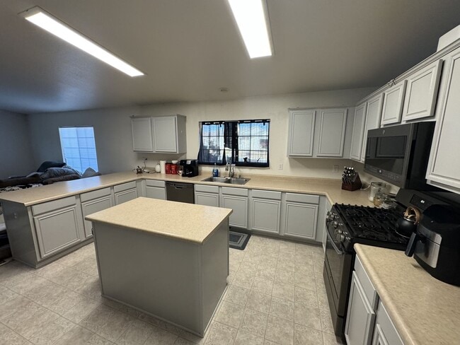 Foto del edificio - 17605 Alexandria Ct