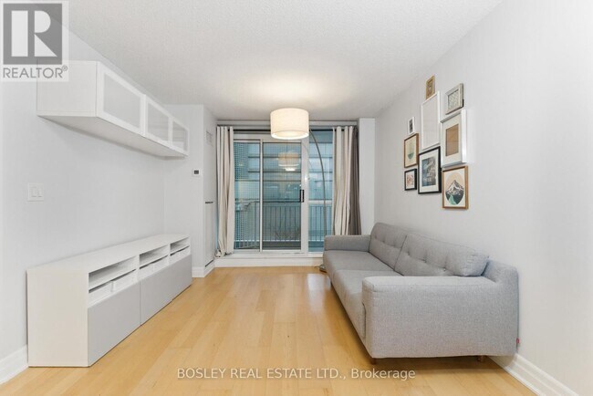 Building Photo - 18 Stafford St