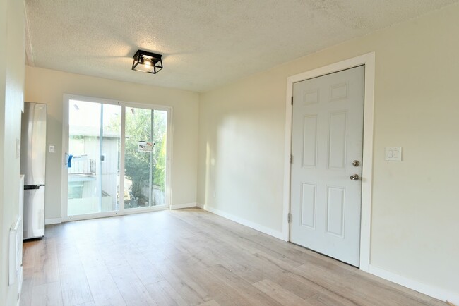 Building Photo - 13217 SE Oatfield Rd