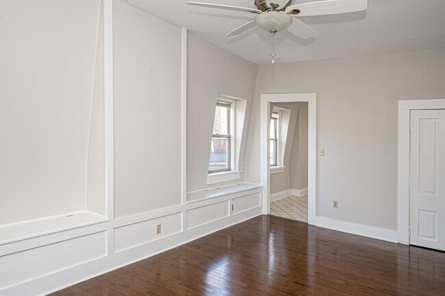 Foto del edificio - 2110 Kemper Ln