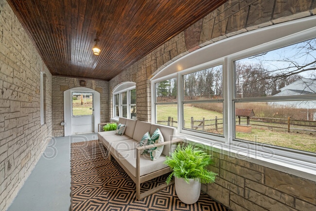 Foto del edificio - 600 Camp Meeting Rd