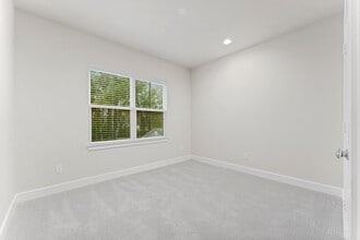 Building Photo - 5905 Haring Ln
