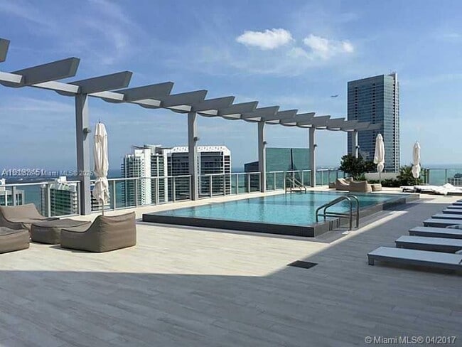 Foto del edificio - 1100S S Miami Ave