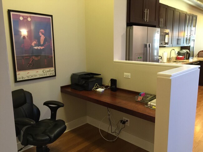 Study - 706 N Wells St