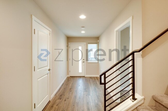 Building Photo - Unit K1