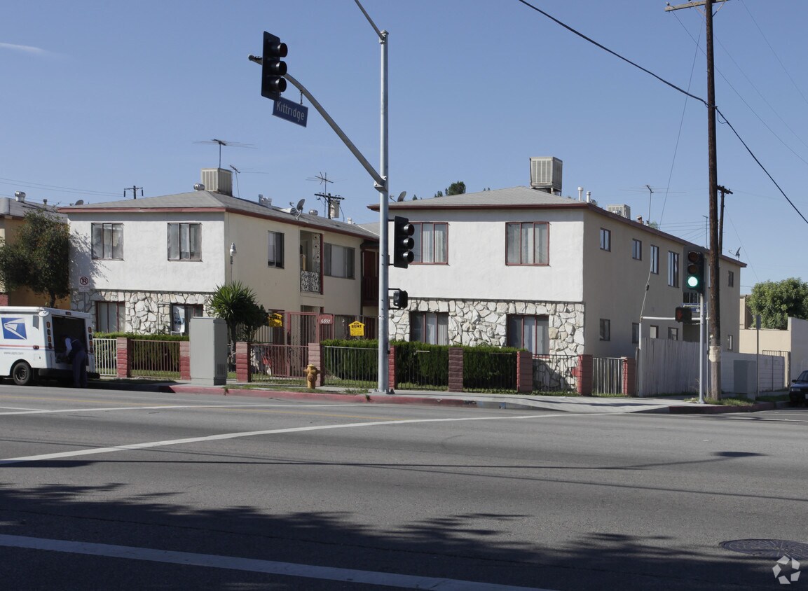 Foto del edificio - 6557 Vineland Ave