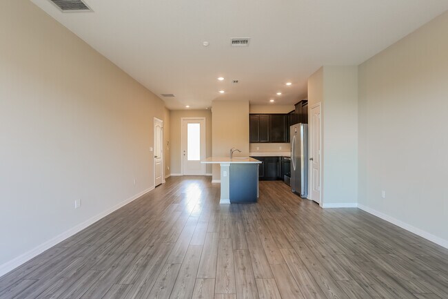 Foto del edificio - 1715 Party Pl