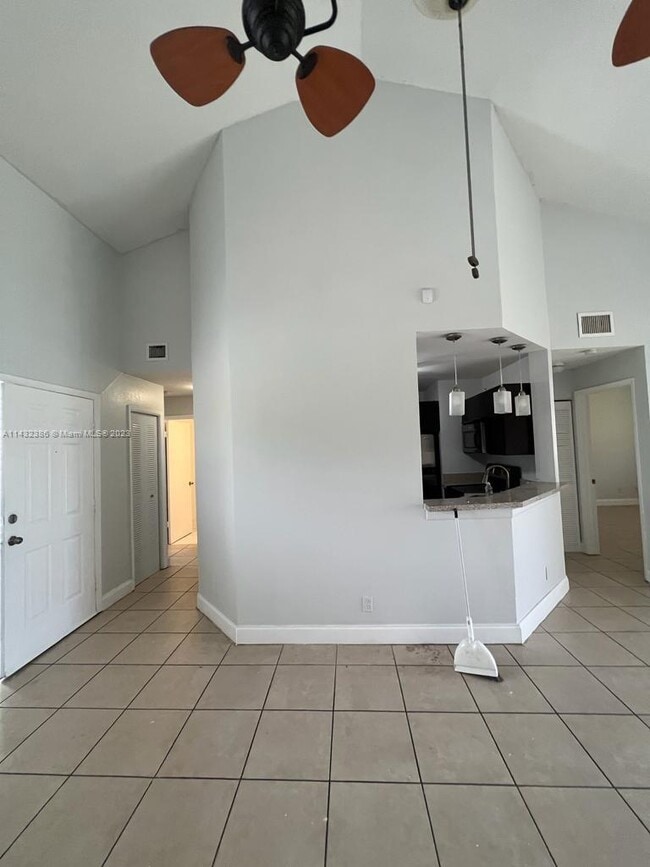 Foto del edificio - 3441 NW 44th St