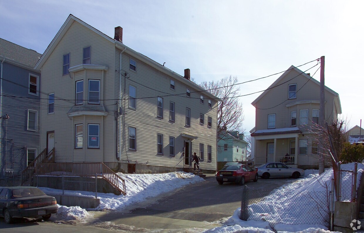 Primary Photo - 93-101 Tecumseh St