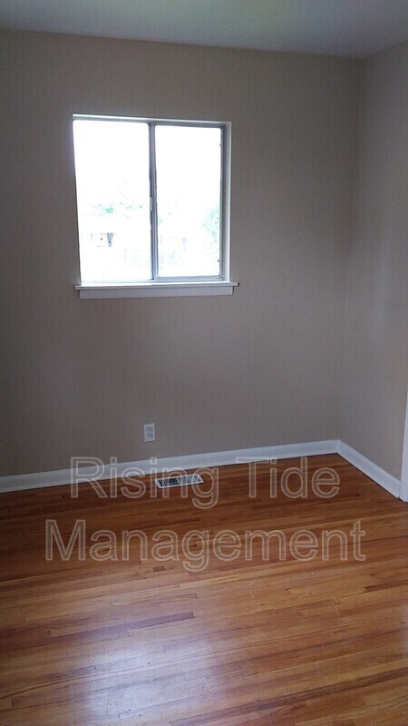 Foto del edificio - 613 Tree Haven Dr