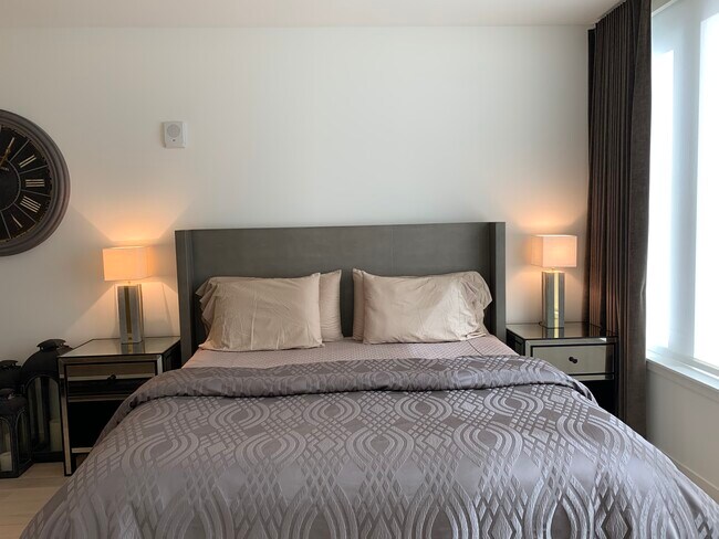 Foto del edificio - 590 1st Ave S