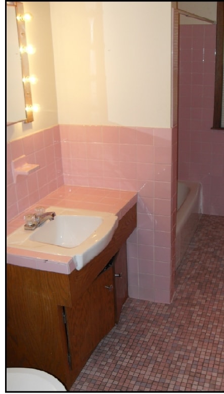 Bathroom - 2760 S Xerxes Ave