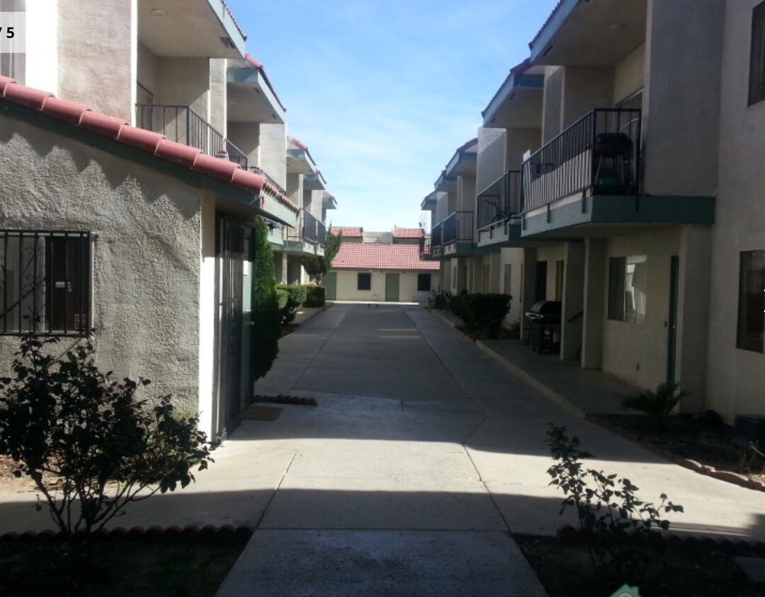 38240 5th St E Palmdale CA 93550 Apartments In Palmdale CA 38240-5th-st-e-palmdale-ca-93550-apartments-in-palmdale-ca