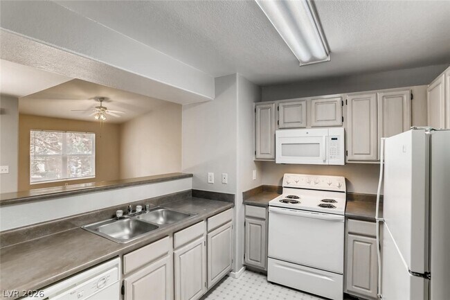 Foto del edificio - 555 E Silverado Ranch Blvd