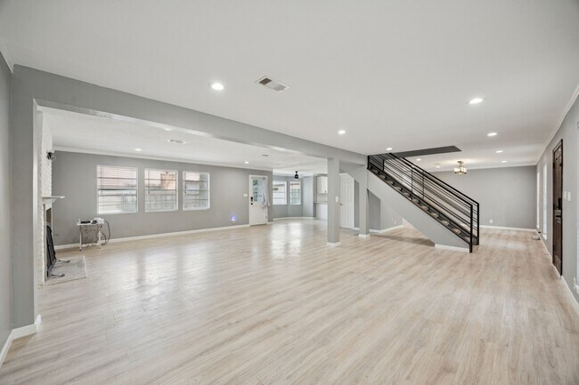 Foto del edificio - 553 Cane River Ln