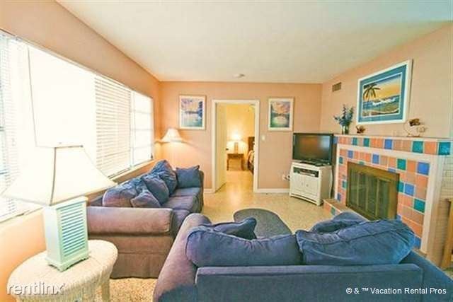 Building Photo - 328 Bayshore Dr