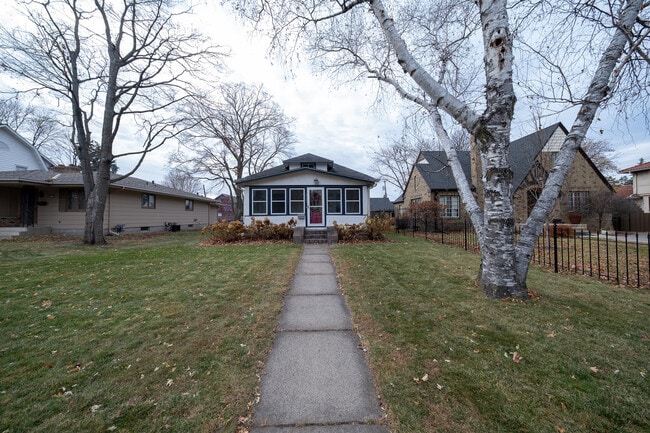 Building Photo - 4135 Quail Ave N