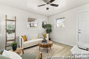 Foto del edificio - 3409 Commercial Ave