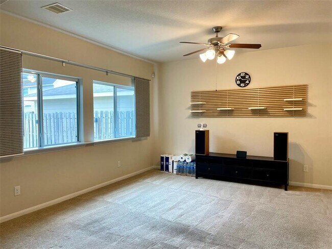 Building Photo - 14574 Empanada Dr