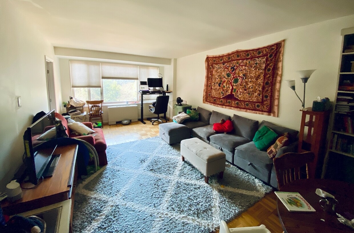 Living room - 4301 Massachusetts Ave NW