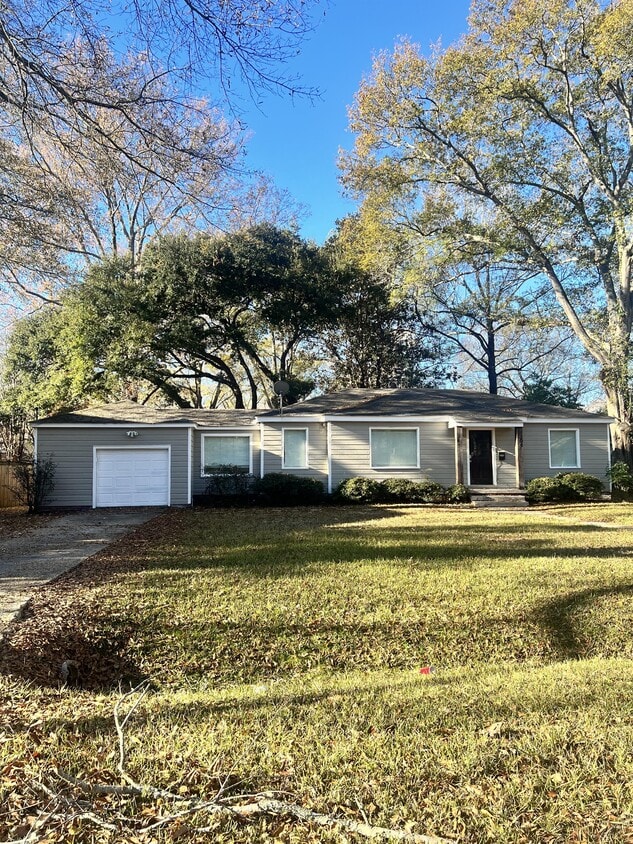 104 S Park Dr Unit 1, Jackson, MS 39211 Apartment for Rent in Jackson